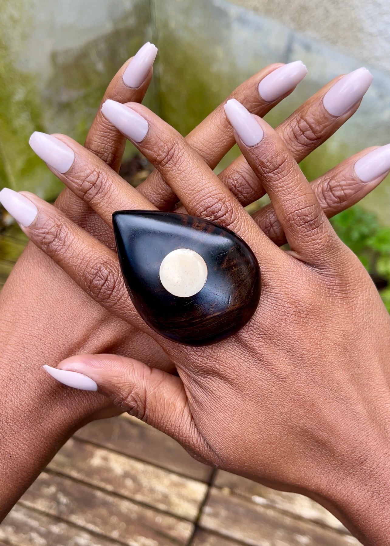 Bague en bois d'ébène marron - Fait - main au Bénin - Ledoux Store