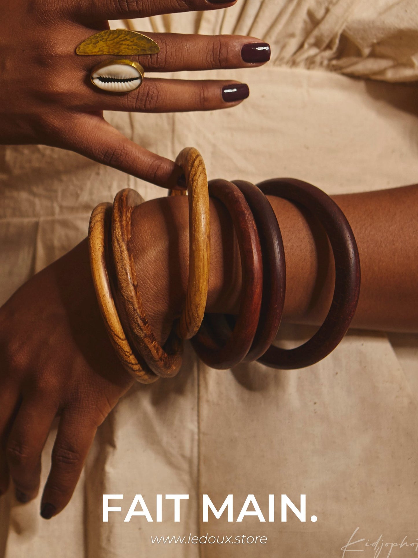 Ensemble de bracelets en bois d'ébène marron - Fait - main au Bénin - Ledoux Store