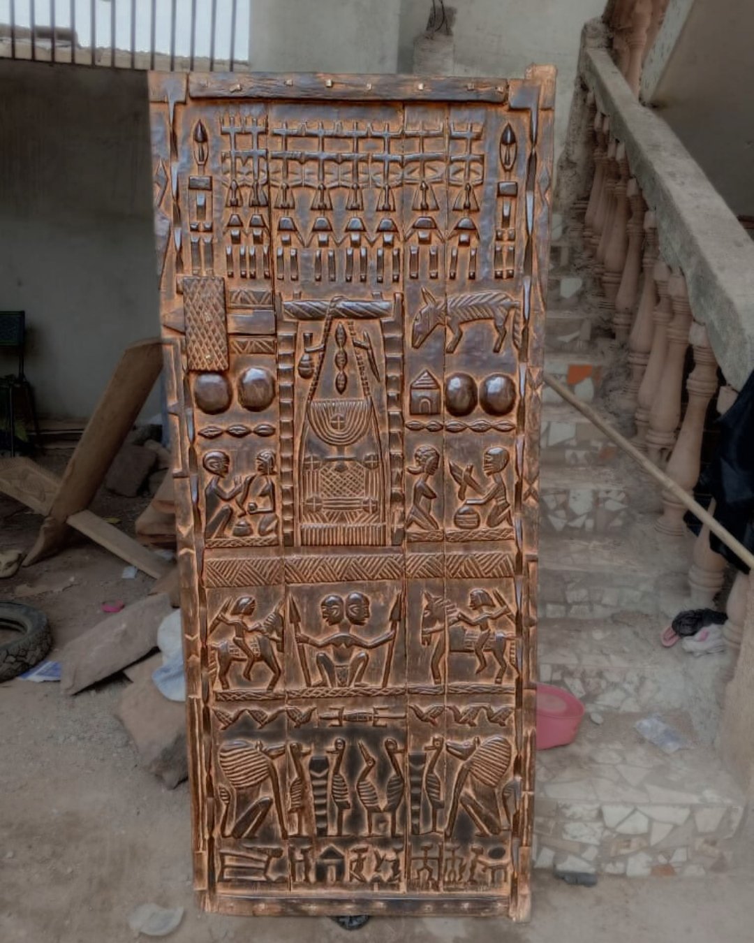 Porte Dogon sculptée en bois massif - Ledoux Store