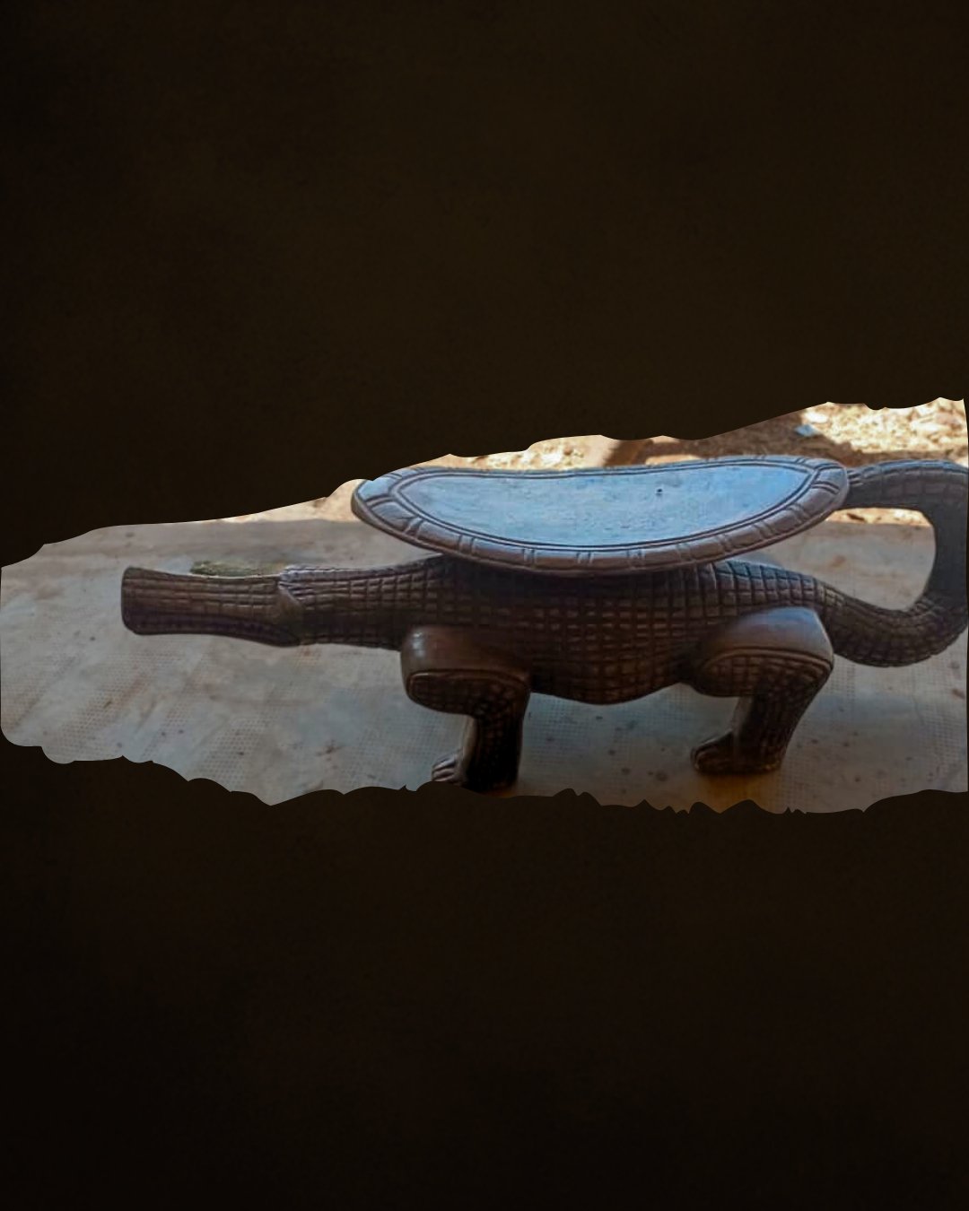 Table basse en bois massif - Sculpture crocodile - Ledoux Store