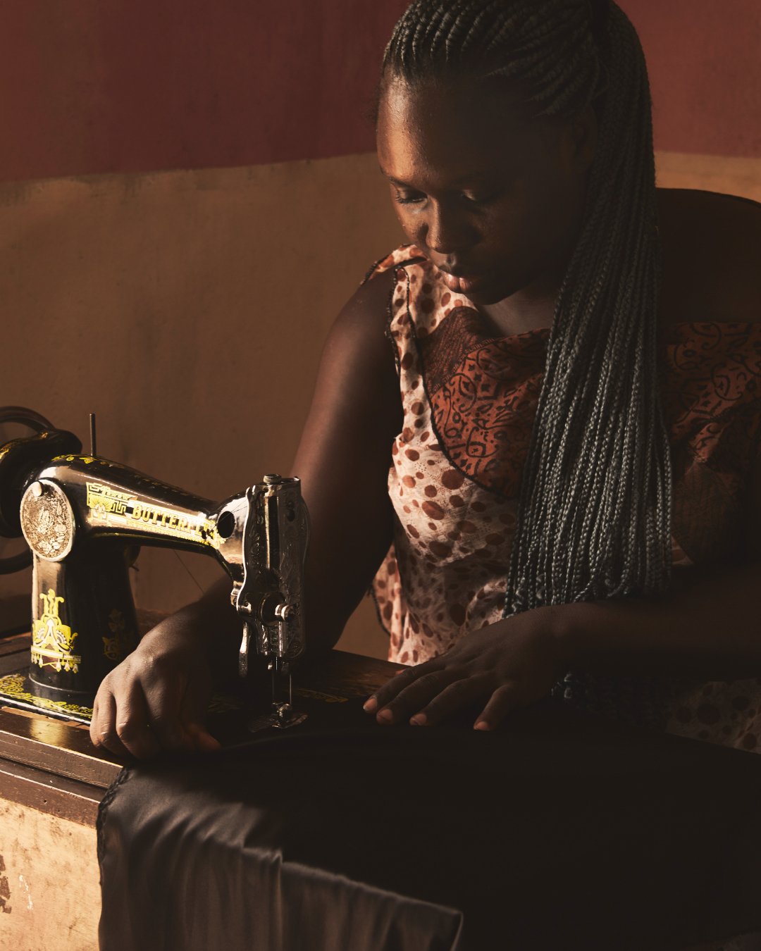 Commande personnalisée | Travaux de couture et modélisation (atelier au Bénin) - Ledoux Store